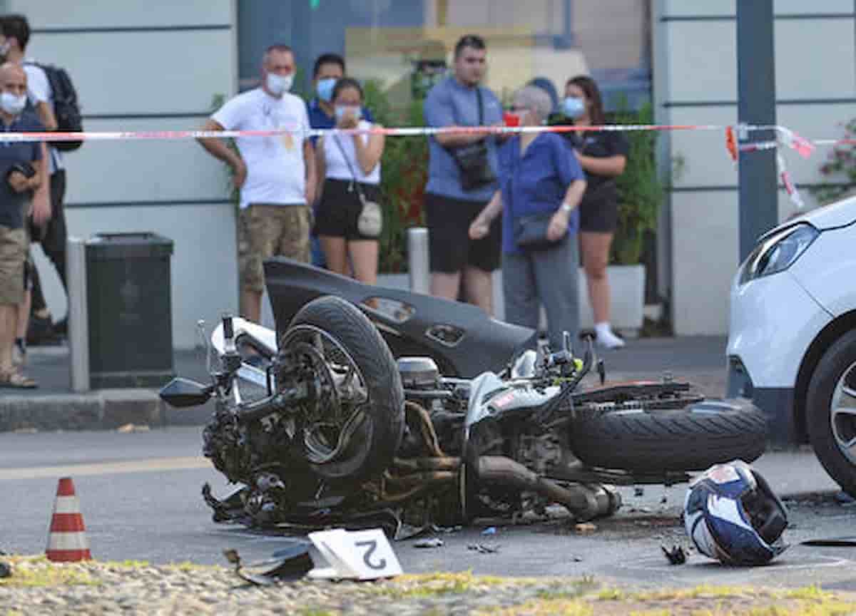 Firenze carabiniere morto incidente