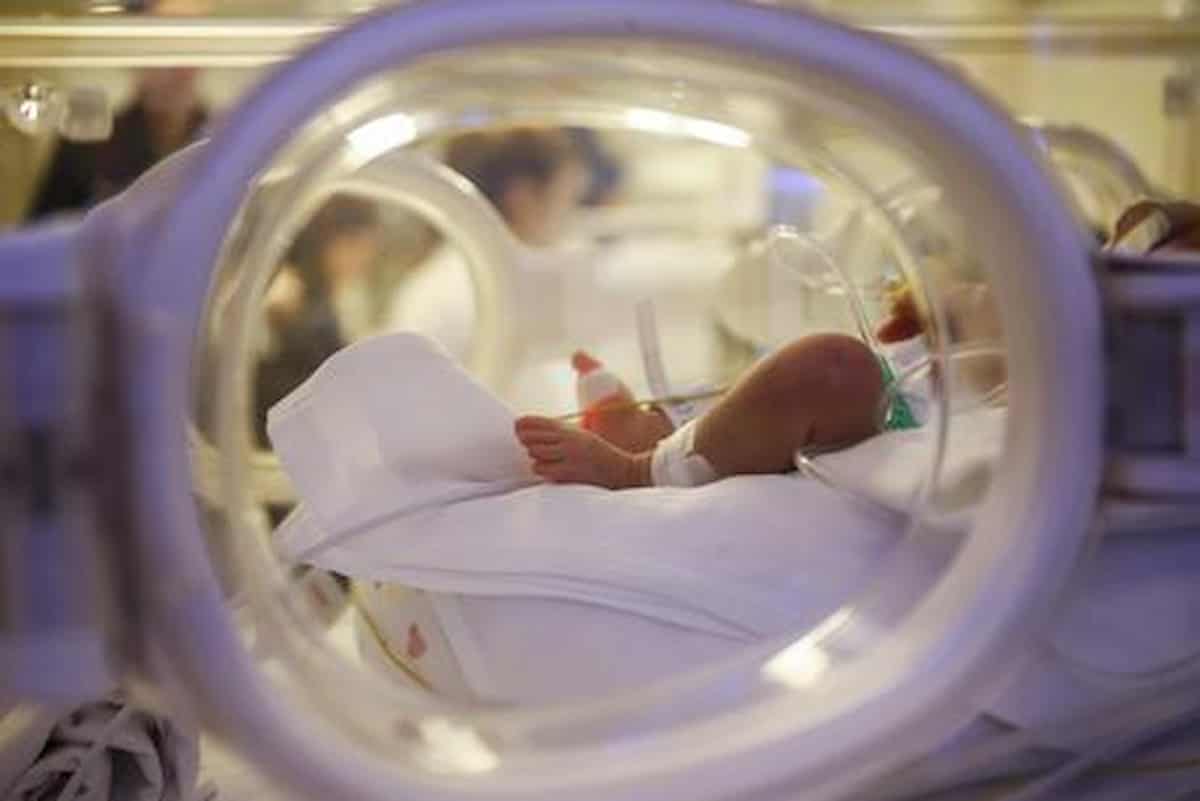 Neonato ustionato a Napoli