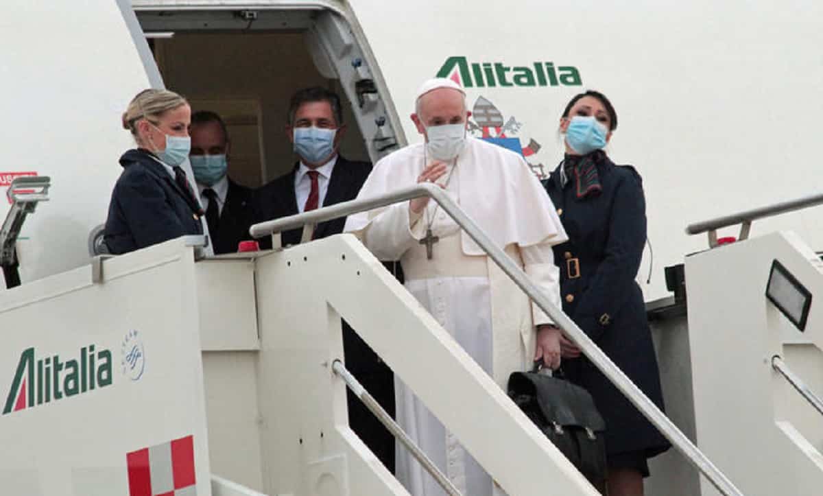 Papa Francesco va in Iraq, viaggio coraggioso: c'è molto Covid, zero vaccinati e poca sicurezza
