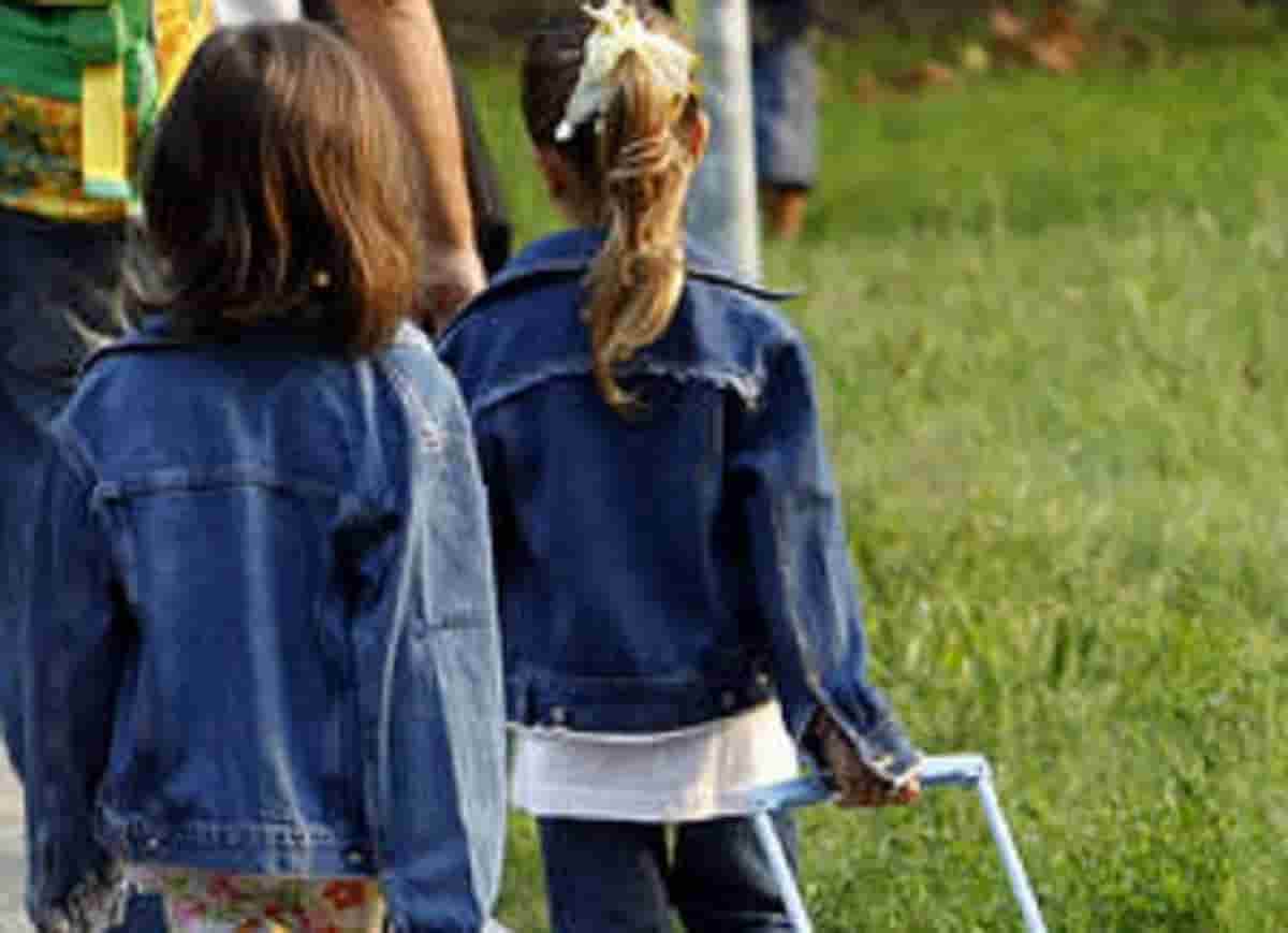 Pubertà precoce, nell'anno del lockdown boom di casi tra i bambini: poca attività, cibo, troppo pc