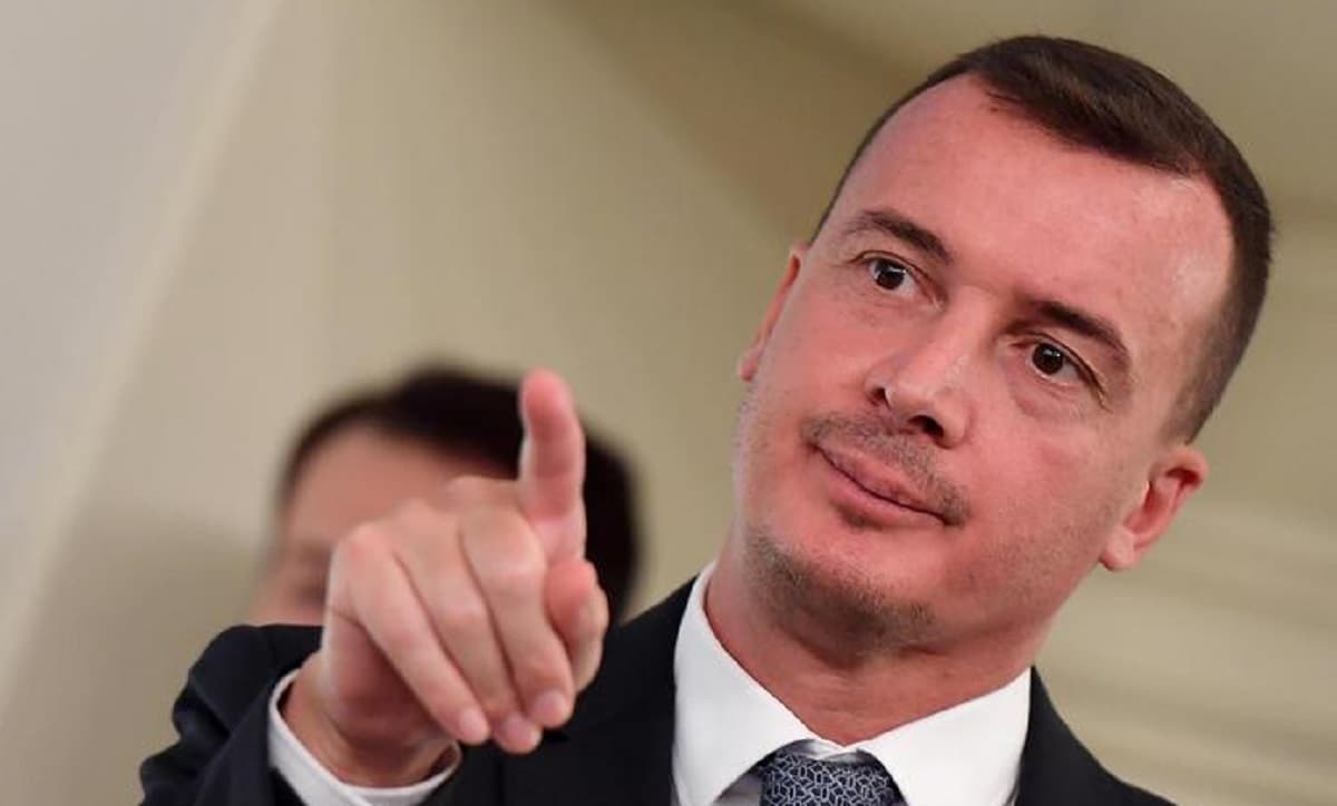 Rocco Casalino e i "cancri da estirpare nel Pd", poi è costretto a scusarsi per le parole usate