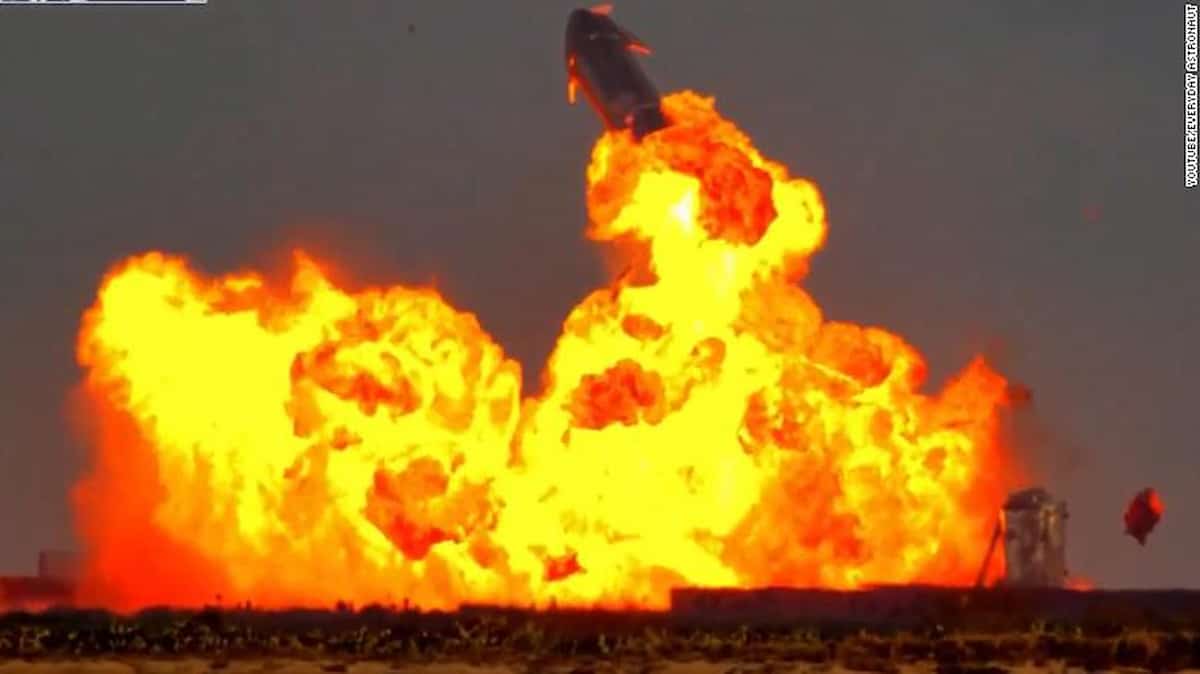 SpaceX, il razzo Starship SN10 esplode pochi minuti dopo l'atterraggio