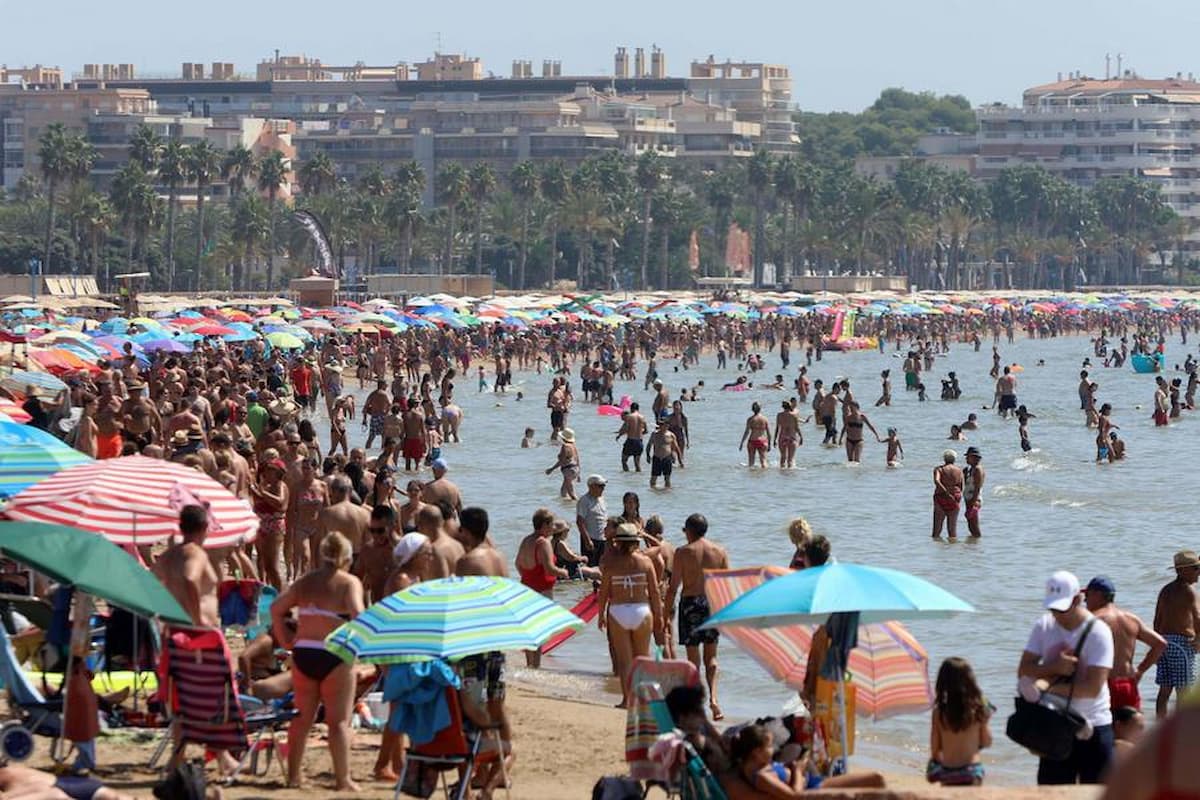 Turismo, Italia nella morsa di Spagna e Grecia: fanno accordi diretti con la Gran Bretagna e noi restiamo a piedi