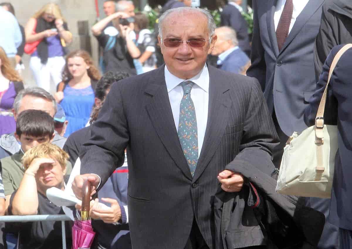 Carlo Tognoli, morto l'ex sindaco socialista di Milano. Aveva 82 anni. Bobo Craxi: "Un grande dolore"