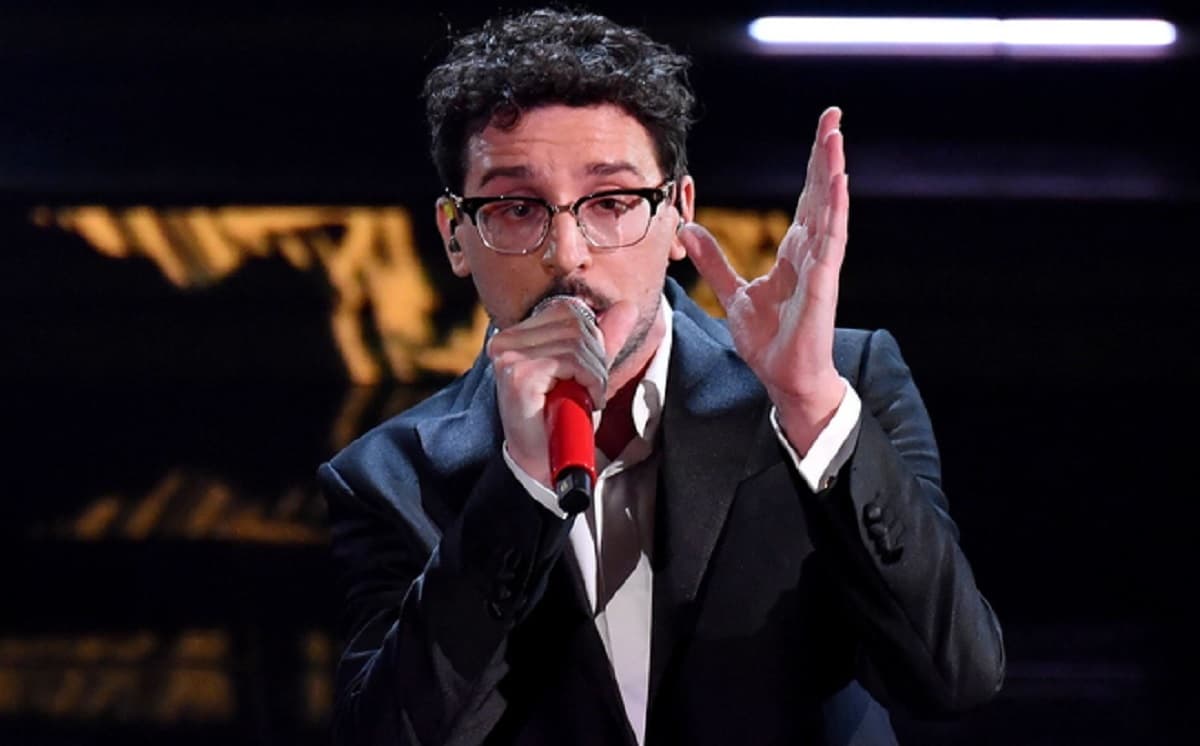 Sanremo 2021: Willie Peyote insulta Ermal Meta e Francesco Renga, poi chiede scusa