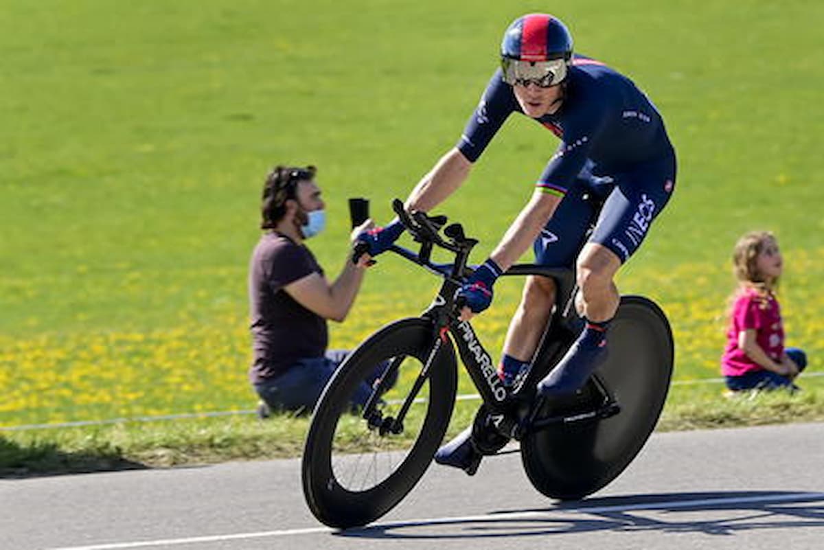 Giro di Romandia, prima crono tappa in 5’26” per un australiano, l'italiano Filippo Ganna è solo nono