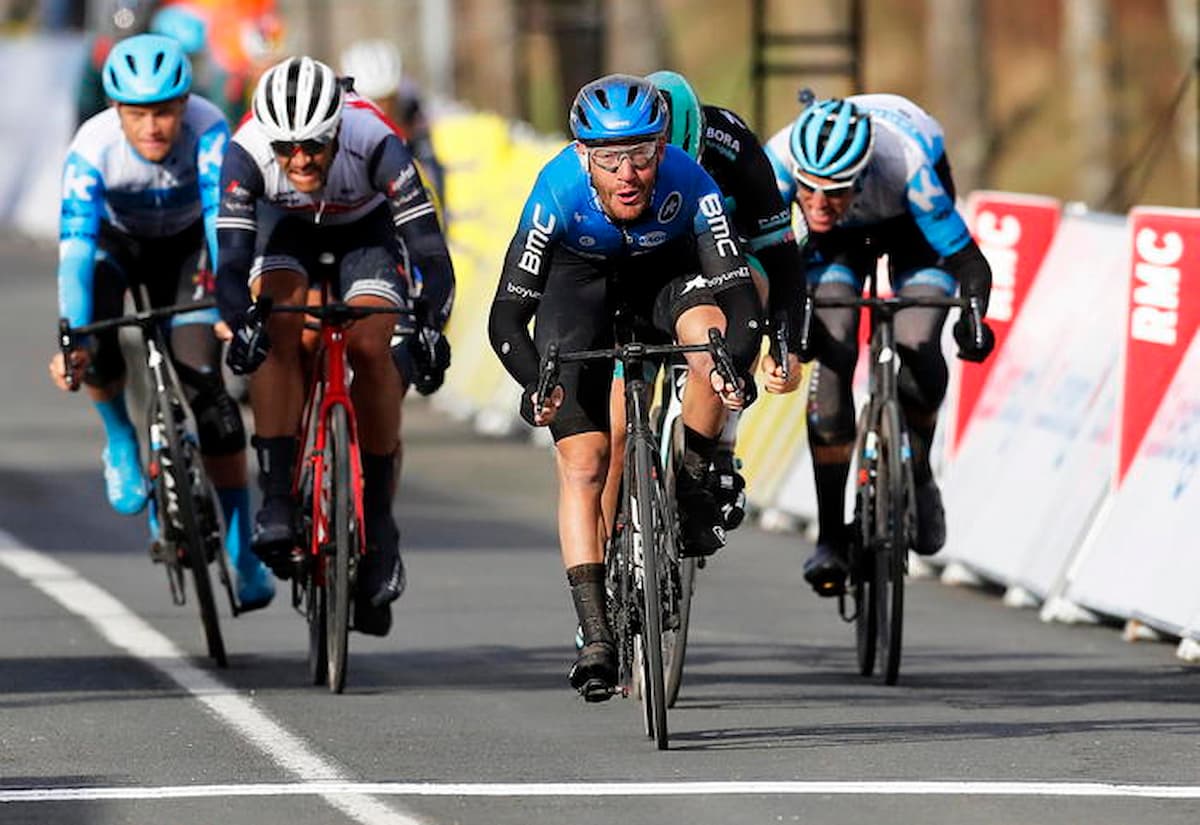 Giro delle Fiandre, trionfa il danese Kasper Asgreen, che in volata batte il super favorito Mathieu Van Der Poel