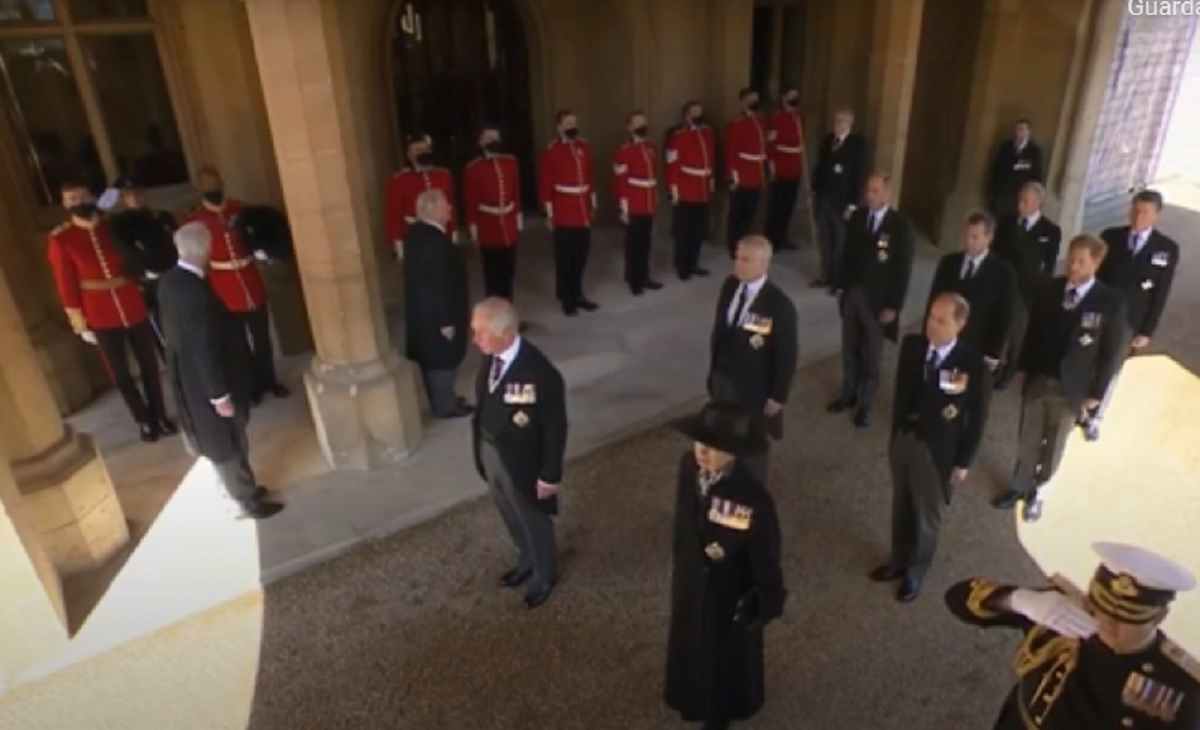 harry e william separati durante cerimonia