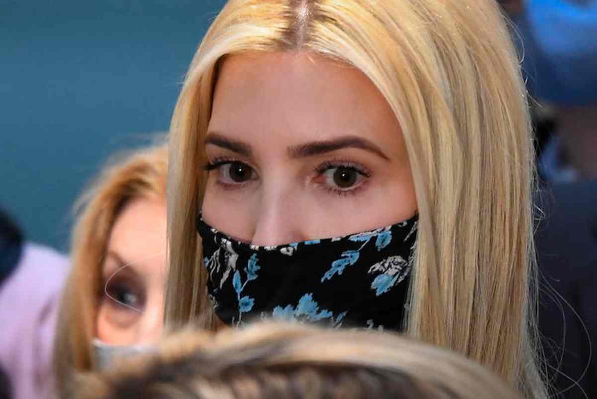 Ivanka Trump si vaccina, ma i sostenitori del padre non la prendono bene: "Vergognati, sei una delusione"