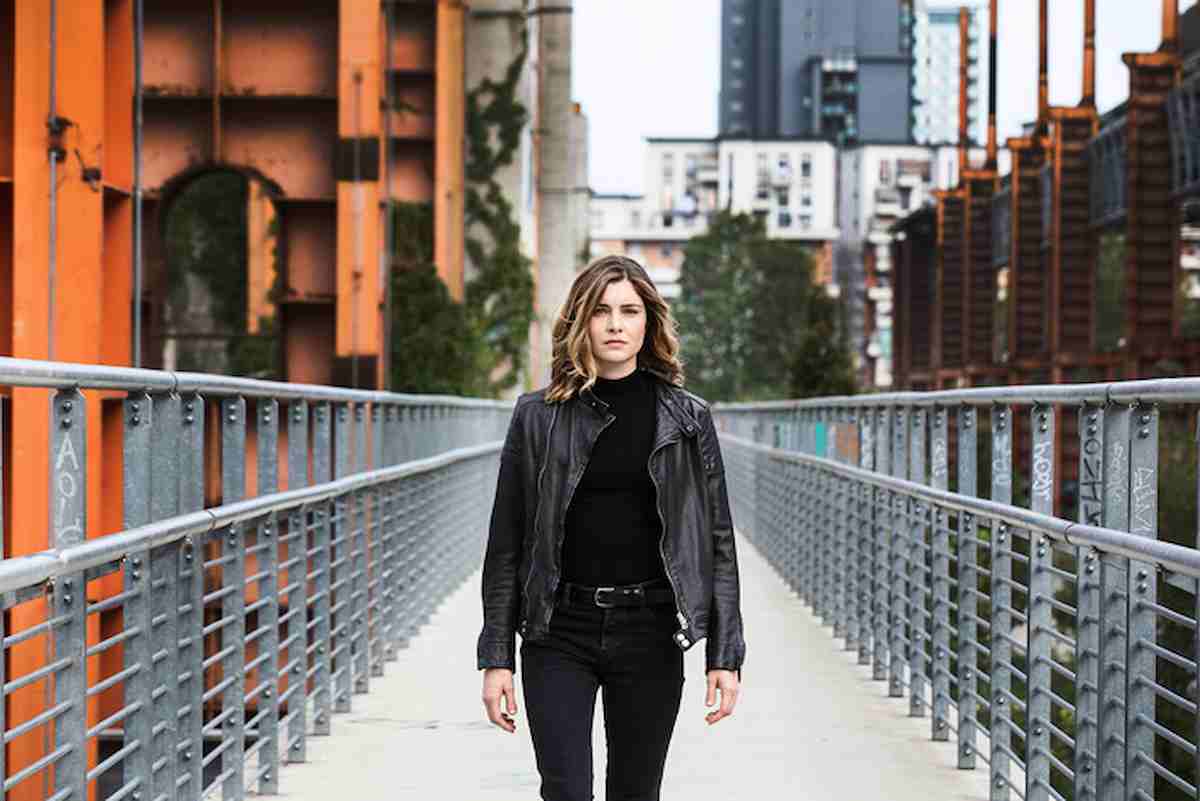 La fuggitiva, anticipazioni ultima puntata 26 aprile. Arianna chiama Feola ma...