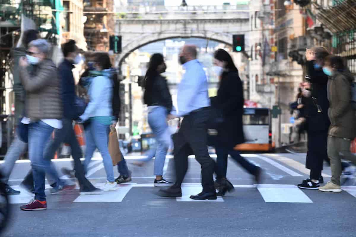 Nuovi colori delle regioni: in zona rossa la Sardegna, in arancione Lombardia, Piemonte e altre 4
