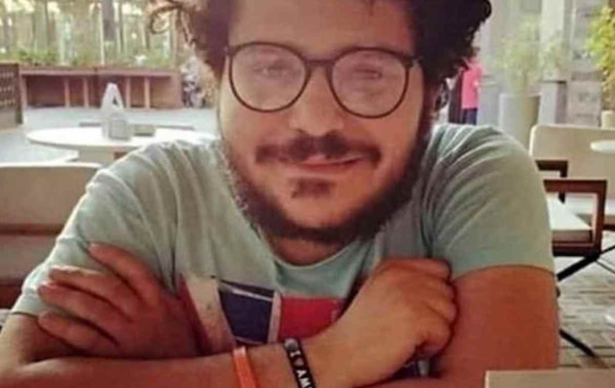 Patrick Zaki resta in carcere altri 45 giorni, negato il cambio di giudici. Amnesty: "Italia convochi ambasciatore"
