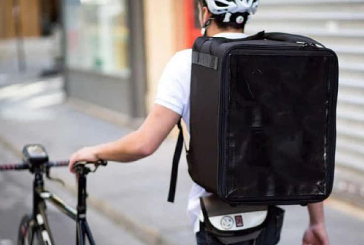 Duce guidaci da lassù...Rider strappa biglietto alla consegna. Winelivery lo licenzia