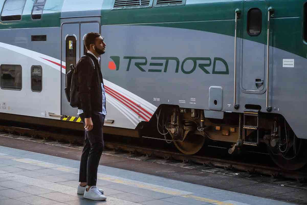 Sciopero Trenord 23 aprile: regionali e Malpensa Express fermi dalle 9 alle 17. "Vogliamo vaccini"