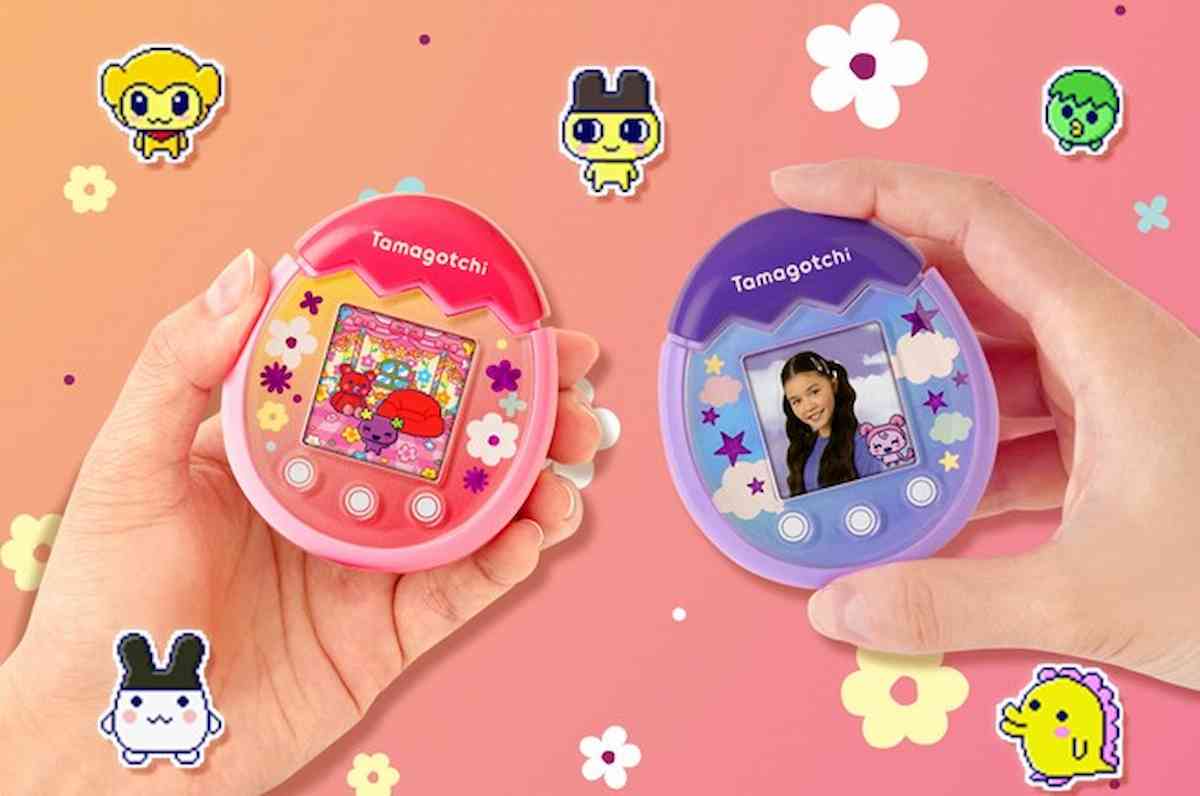 Tamagotchi, il ritorno: ora è a colori, ha una fotocamera per fare i selfie e ordina d'asporto