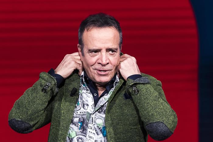 Enrico Montesano chi è, età, dove e quando è nato, moglie, figli, dove abita, vita privata