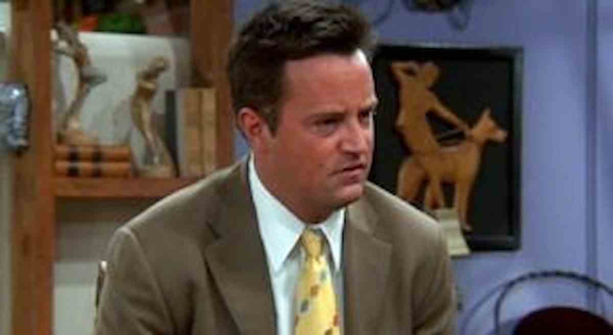 Matthew Perry preoccupa i fans, discorso sconclusionato e sguardo perso alla reunion di "Friends"