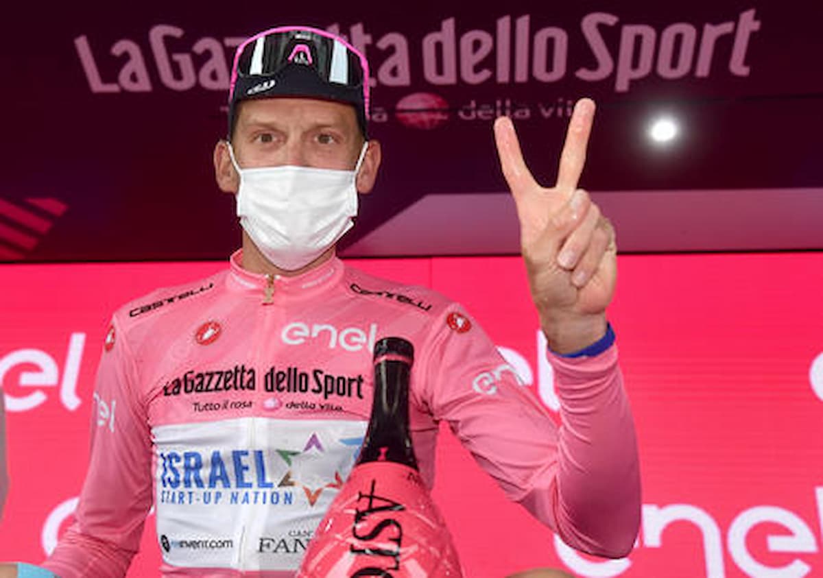 Giro d'Italia, vince la quarta tappa l’americano Joe Dombroski, Alessandro De Marchi sfila la maglia rosa a Gamna