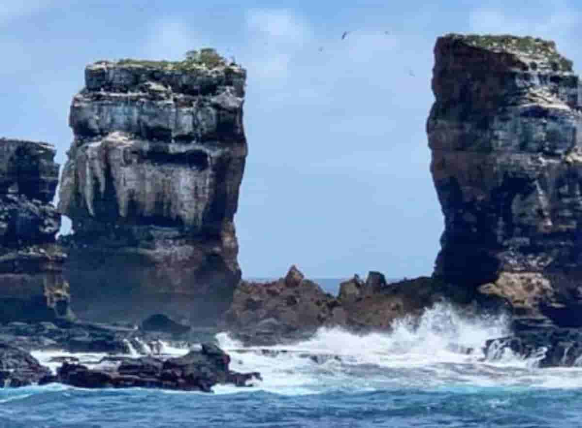 Galapagos, crolla Arco di Darwin: la roccia si è sfaldata per l'erosione: la FOTO del ministro dell'Ecuador