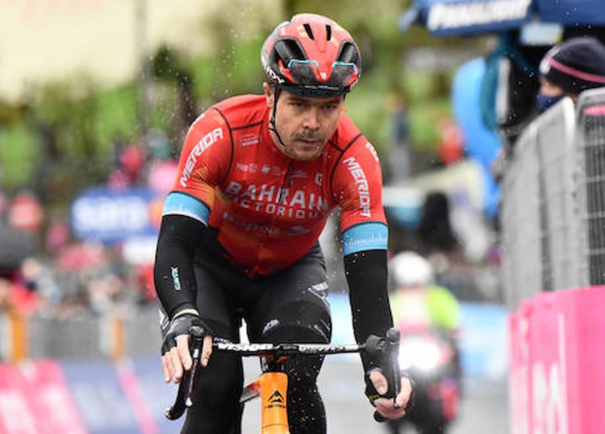 Giro d'Italia, Modena-Cattolica, 177 km, Caleb Ewan (nella foto) australiano, brucia Nizzolo negli ultimi 40 m, De Marchi rosa