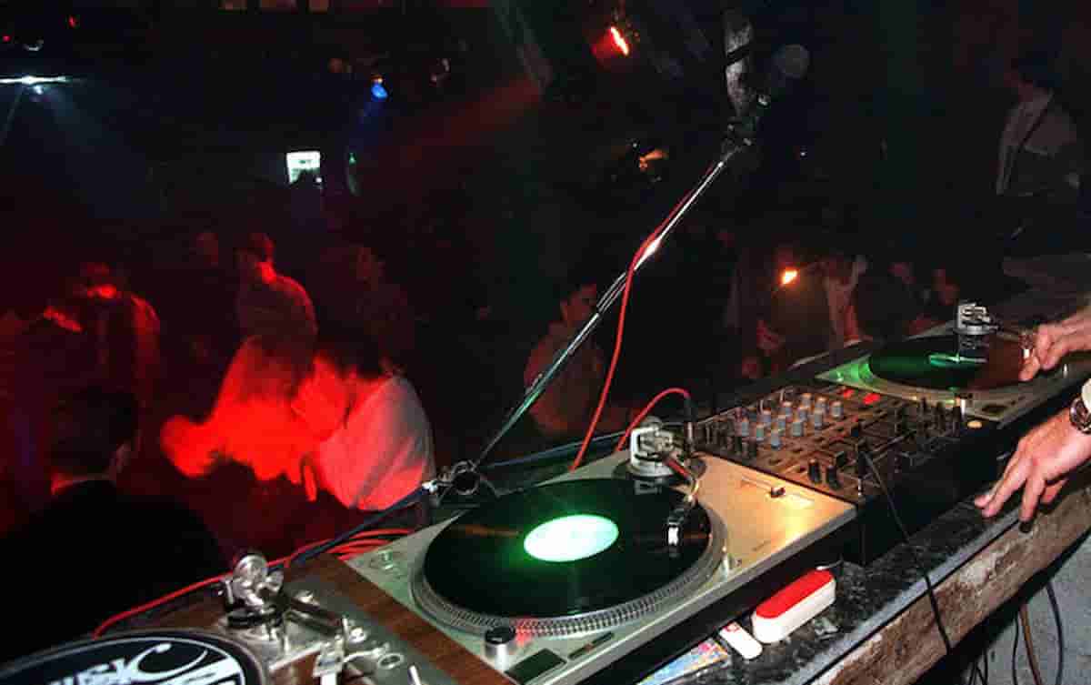 Discoteca, il 5 giugno esperimento col Green Pass al Fabrique di Milano e al Praja di Gallipoli