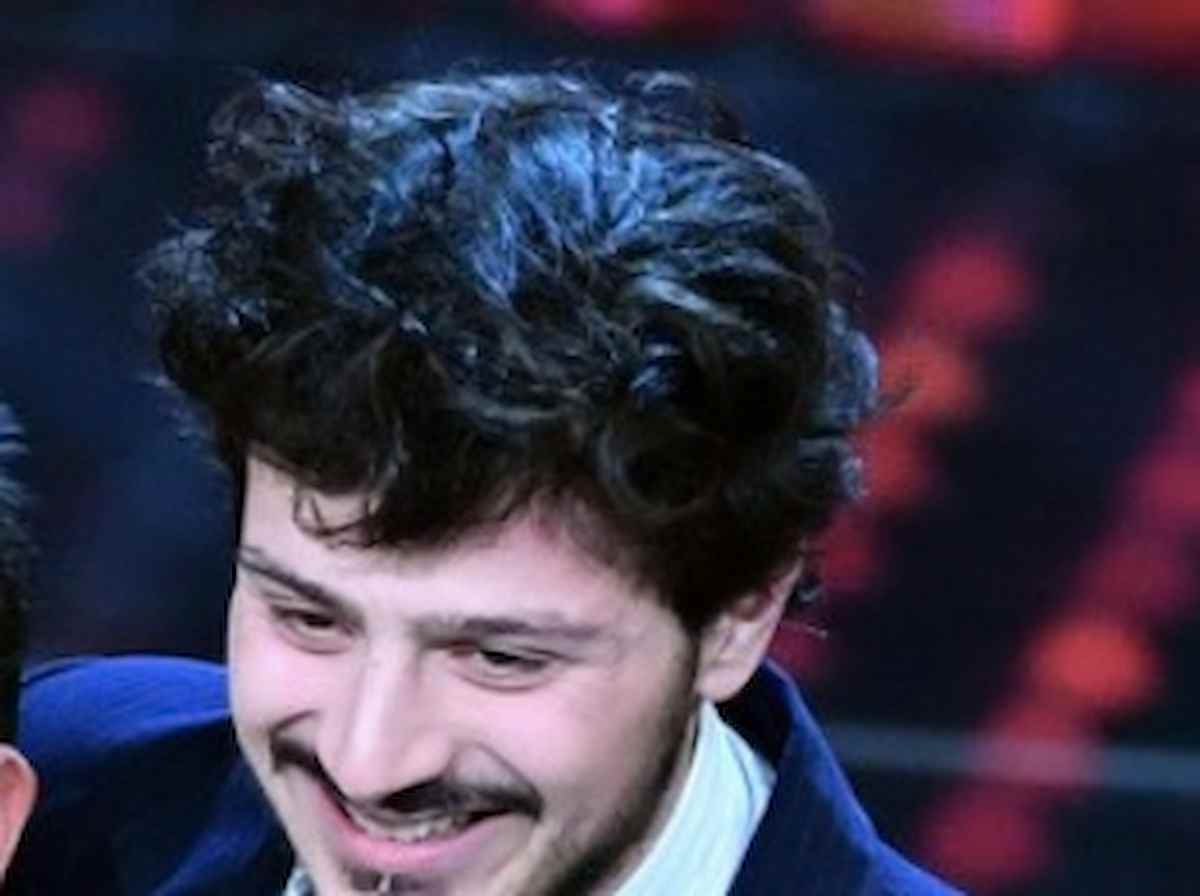 Leonardo Lamacchia chi è: Amici 20, coming out, Sanremo, età, altezza,   figli, vita privata,   biografia e carriera amici