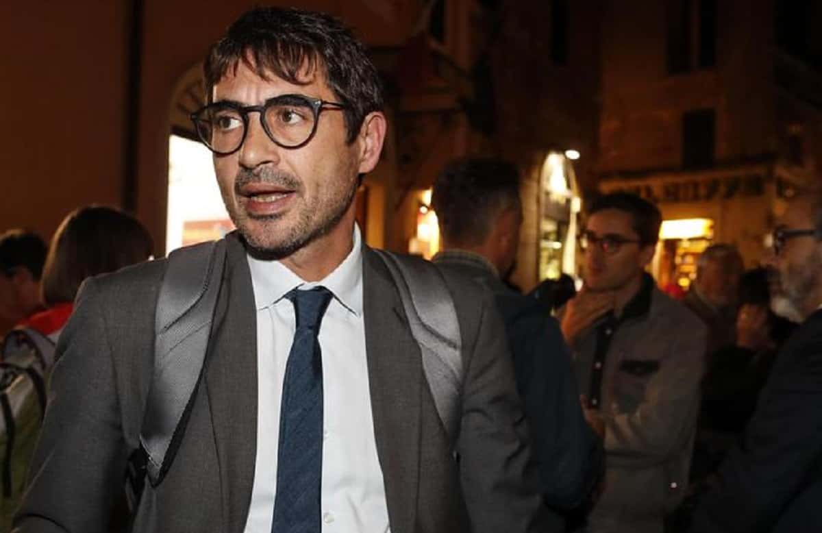 Nicola Fratoianni chi è, età, dove e quando è nato, moglie, figli, vita privata e carriera