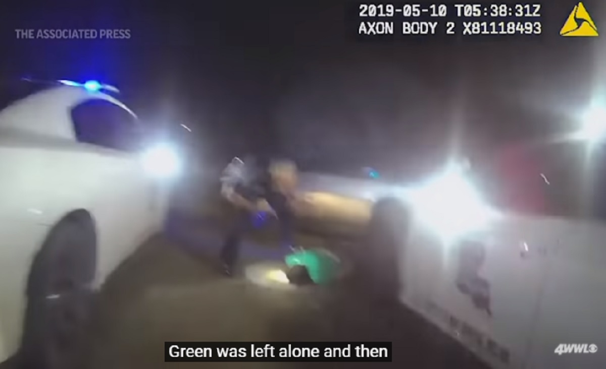 Polizia Usa lega, schiaccia e trascina afroamericano: il VIDEO della morte di Ronald Greene