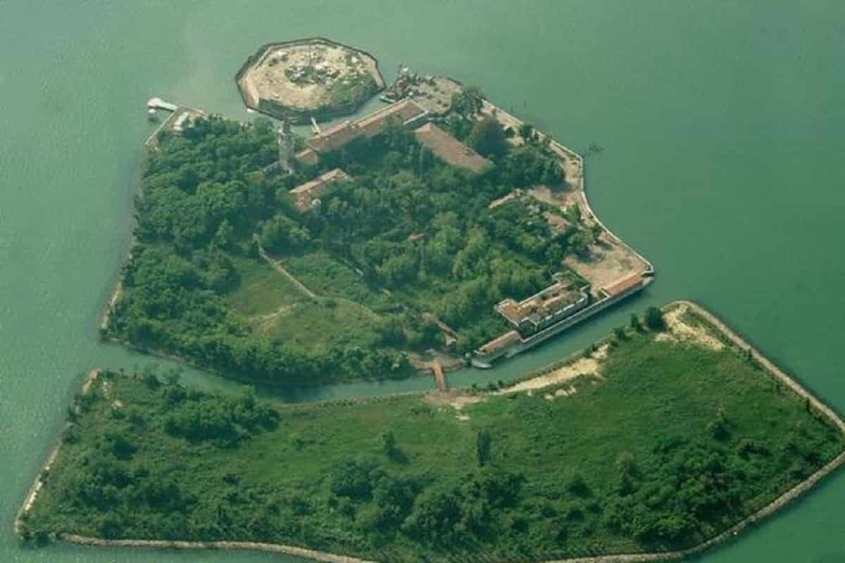 Le isole più pericolose del mondo: nell'elenco c'è anche l'isola di Poveglia