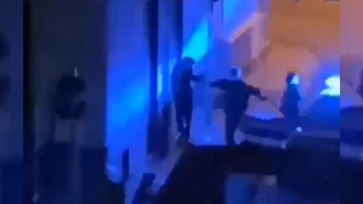 Terzigno carabiniere calci