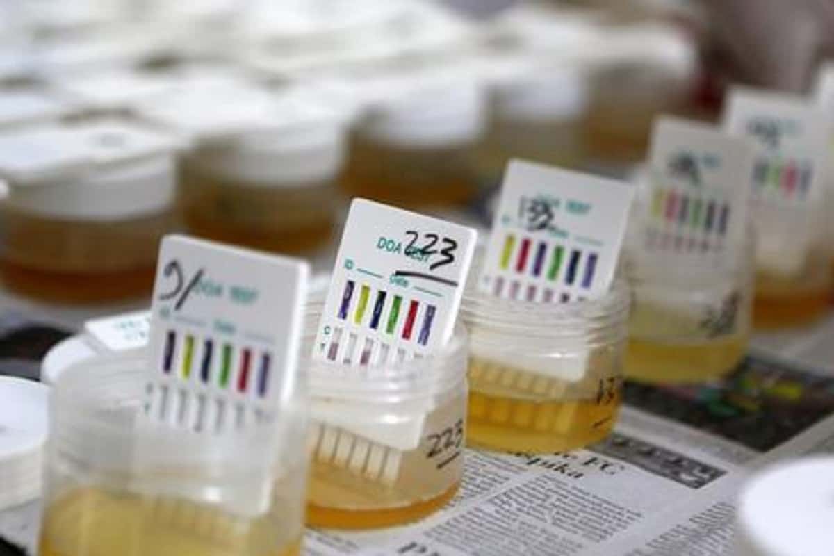 Grace Jones, la 32enne di San Diego che beve la sua urina: "Così ho curato l'ansia"