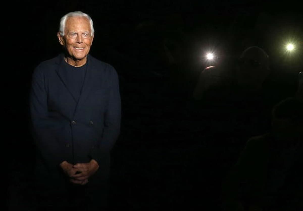 Giorgio Armani, incidente al cinema: ricoverato due settimane in ospedale dopo la caduta