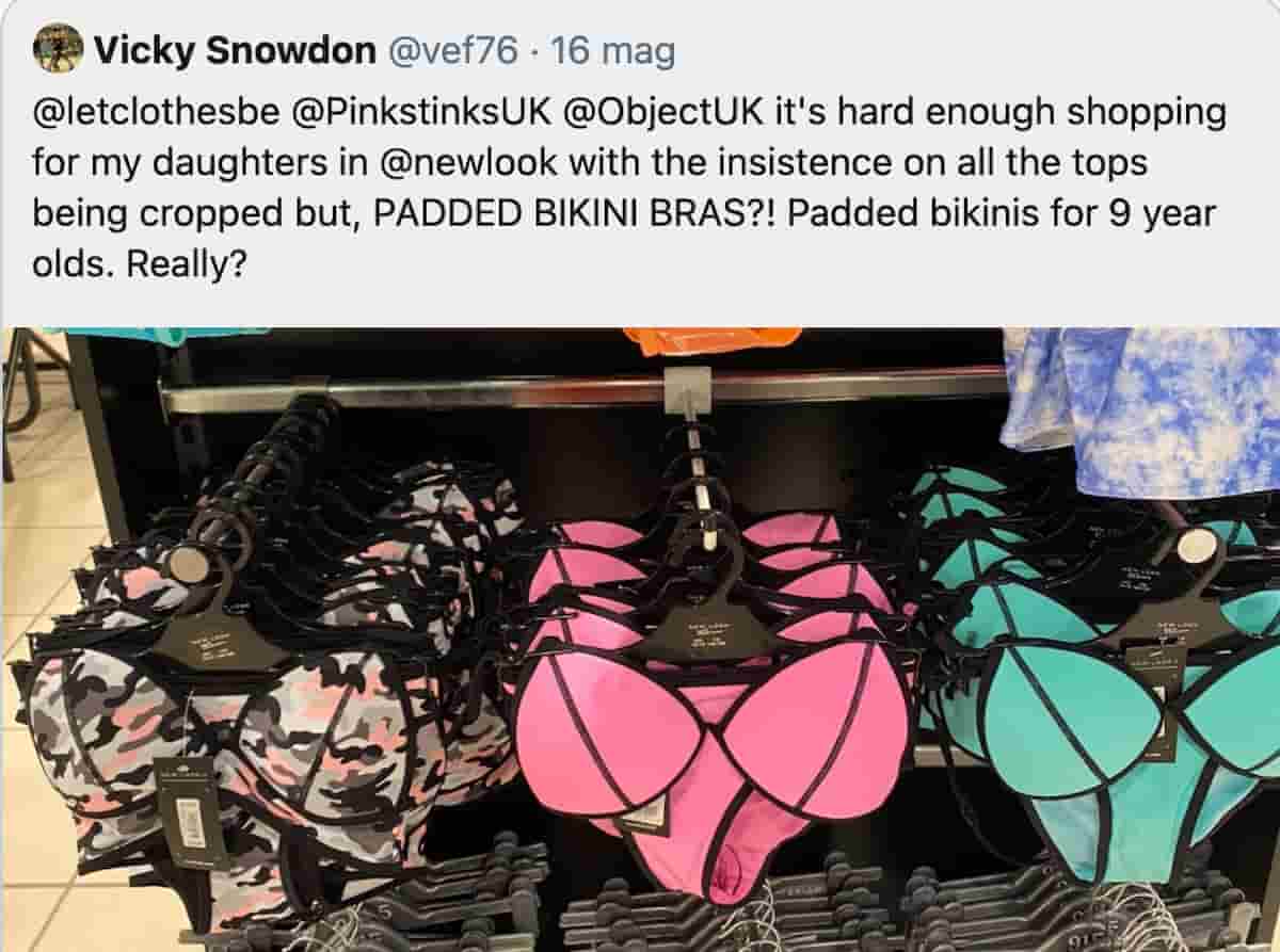 Bikini per bambine con reggiseni imbottiti: nei guai New Look, catena di abbigliamento inglese