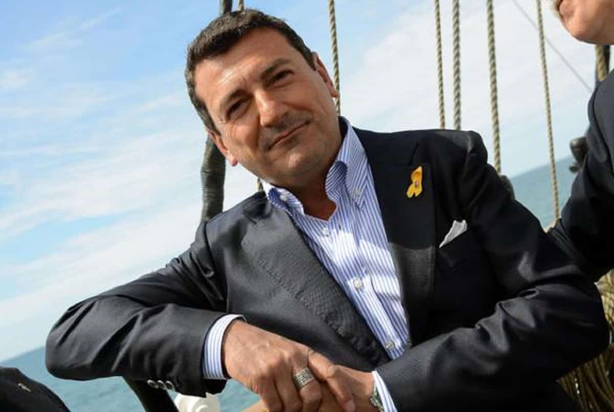 Fabrizio Gatta diventa prete, il presentatore di Rai1 lascia la tv per seguire la fede