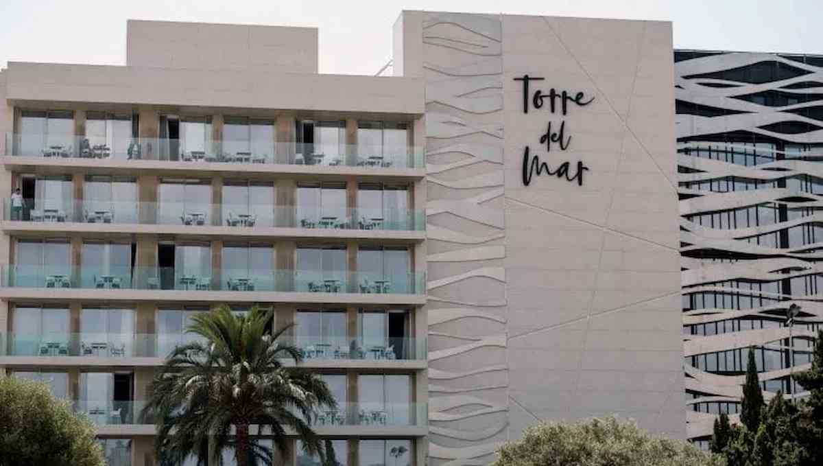 Elena Livigni Gimenez precipitata dal balcone a Ibiza. Per la polizia l'ha spinta fidanzato e poi si è ucciso