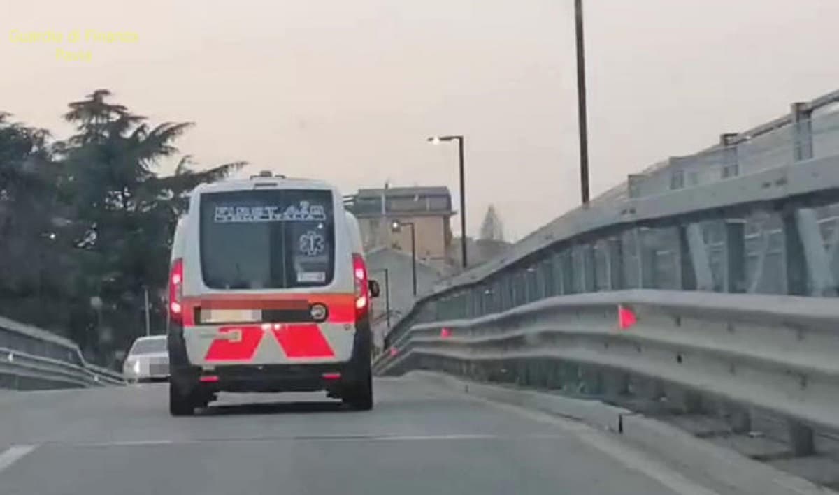 Incidente stradale sull'A2 a Pizzo Calabro: operaio muore investito da un'auto in corsa