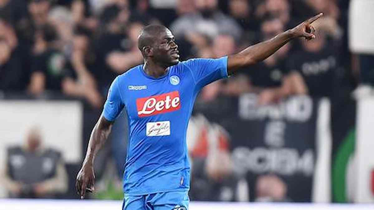 Buon compleanno Koulibaly: per i suoi 30 anni spedisce una nave con medicine e ambulanze nel suo Senegal