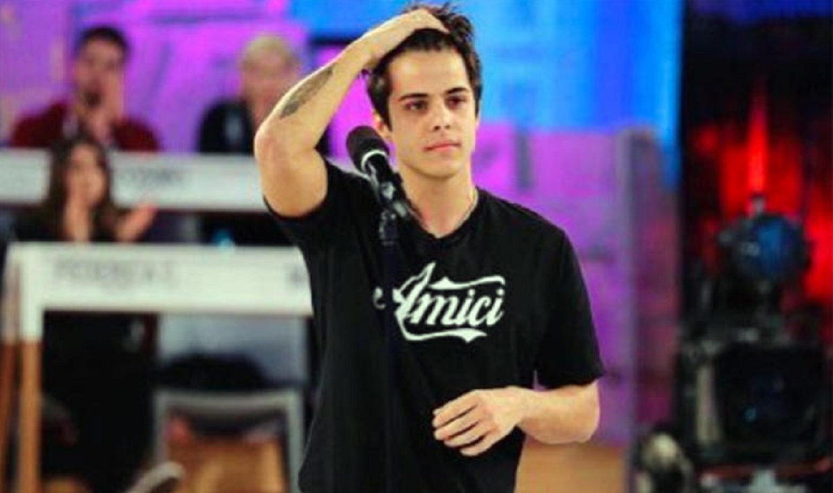 Michele Merlo morto di leucemia: il messaggio di cordoglio di Emma Marrone, le lacrime di Riki