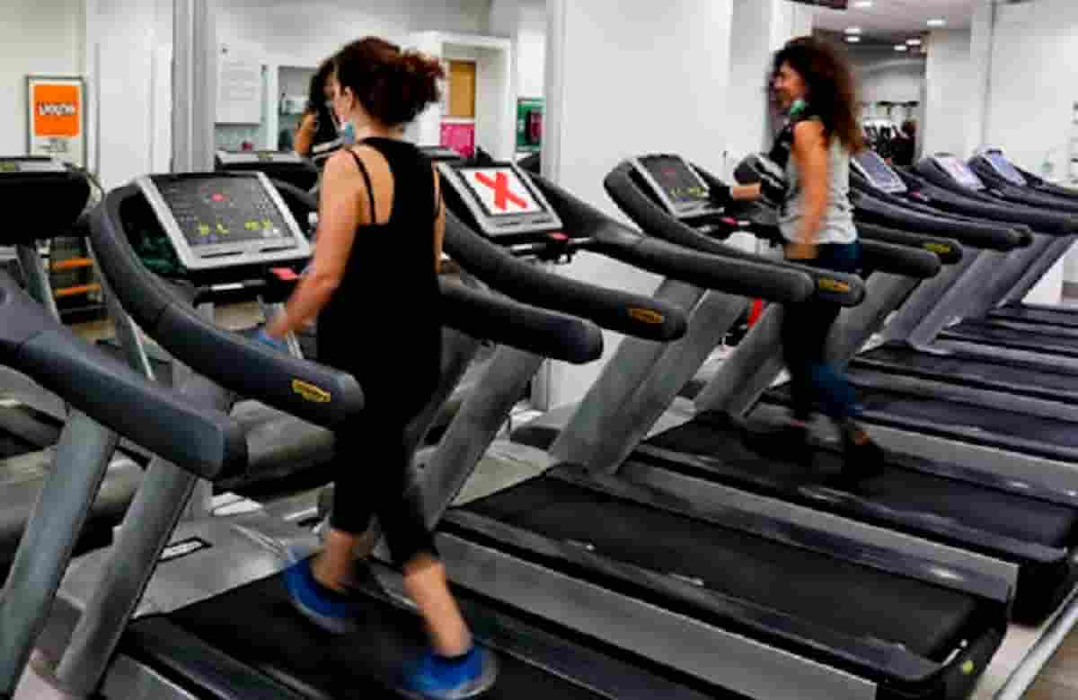Milano: una settimana di palestra riaperta, 10 contagiati. Uno, vaccinato, da variante Delta
