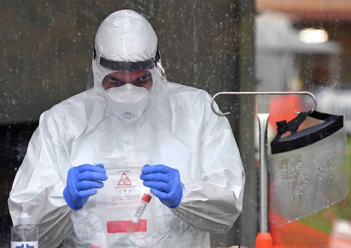 Variante Delta del Covid, nuovi sintomi? Il Regno Unito pensa di aggiornare la lista così