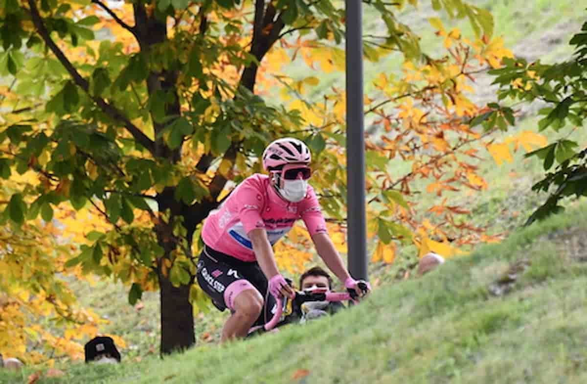 Tour de France, vince l’australiano Ben O’Connor, sul podio: Cattaneo e Colbrelli. Pogacar sempre maglia gialla