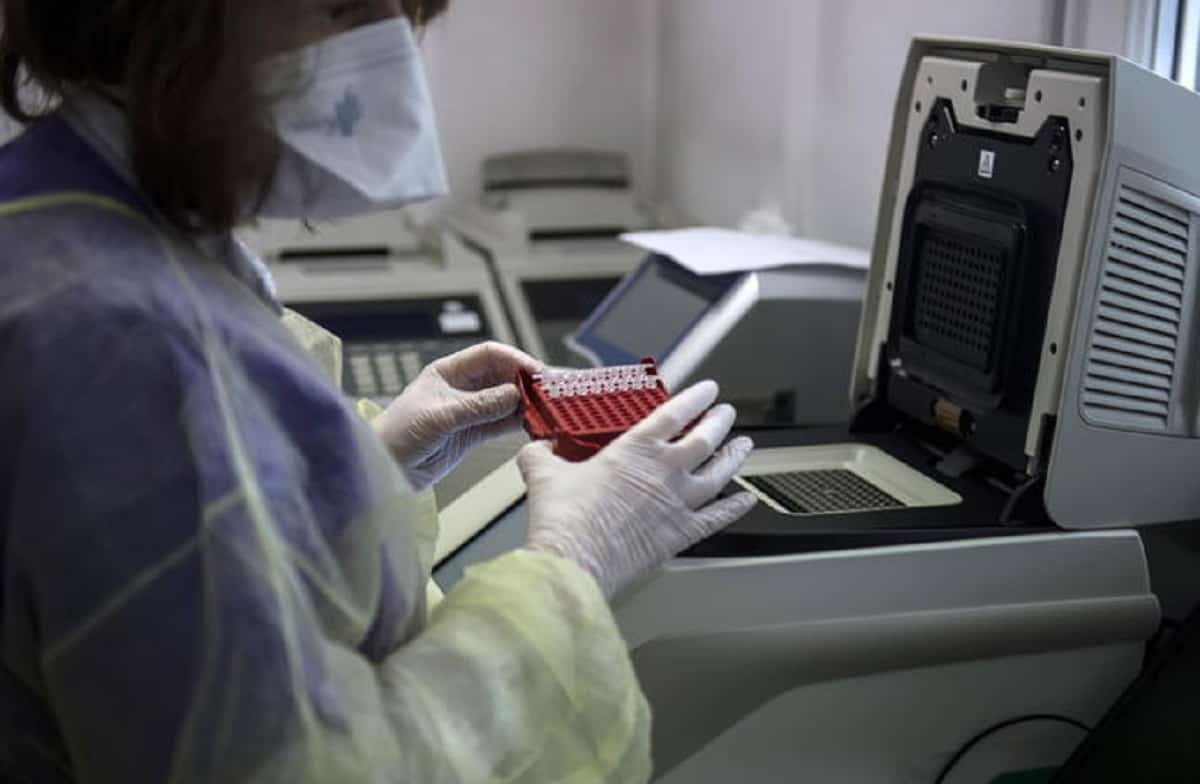 Coronavirus, in zona bianca se occupazione delle terapie intensive non supera il 20%. La proposta delle Regioni