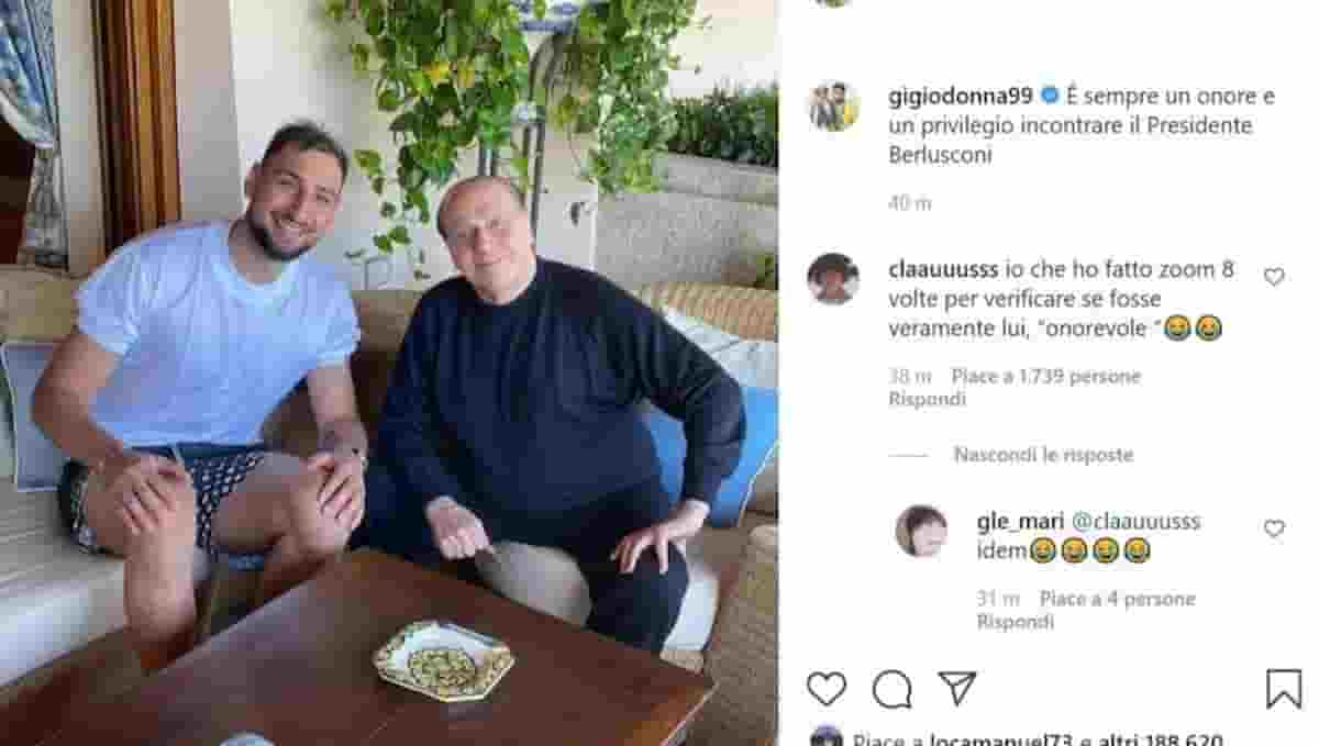 Gigio Donnarumma, foto con Berlusconi in Sardegna. Social ironizzano: “Svelato il mistero della vera faccia di Silvio"