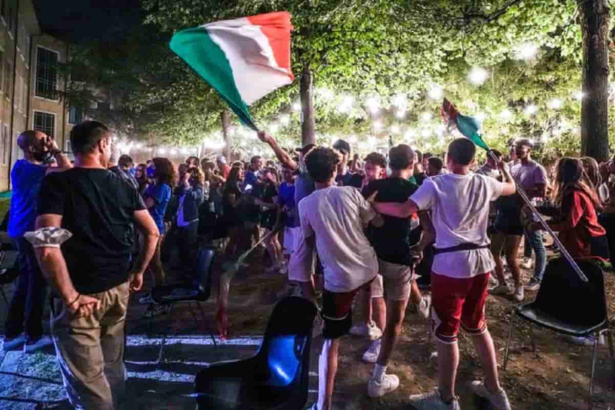 Crisanti già pensa all'Italia vincitrice: "Non trasformiamo i clacson in sirene di ambulanze"