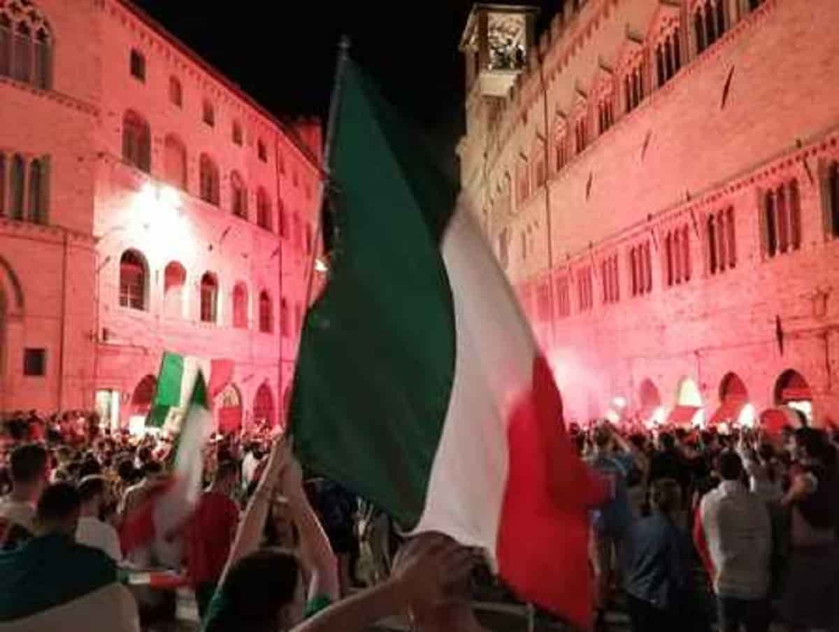 Italia-Inghilterra, funzionario dell'Oms: "Dovrei divertirmi a guardare il contagio avvenire in diretta?"