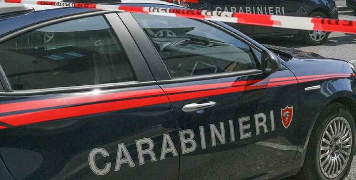 Ostiglia (Mantova), il volume della Tv è troppo alto. Figlio uccide il padre a coltellate