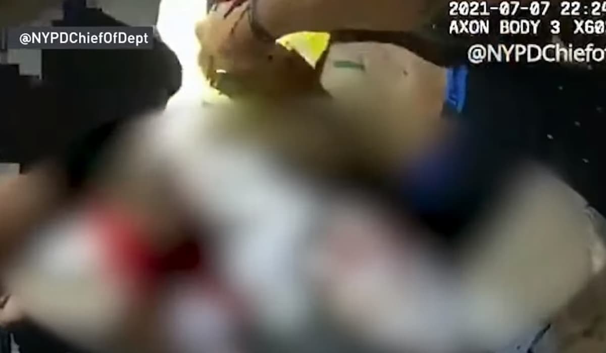 poliziotto busta patatine