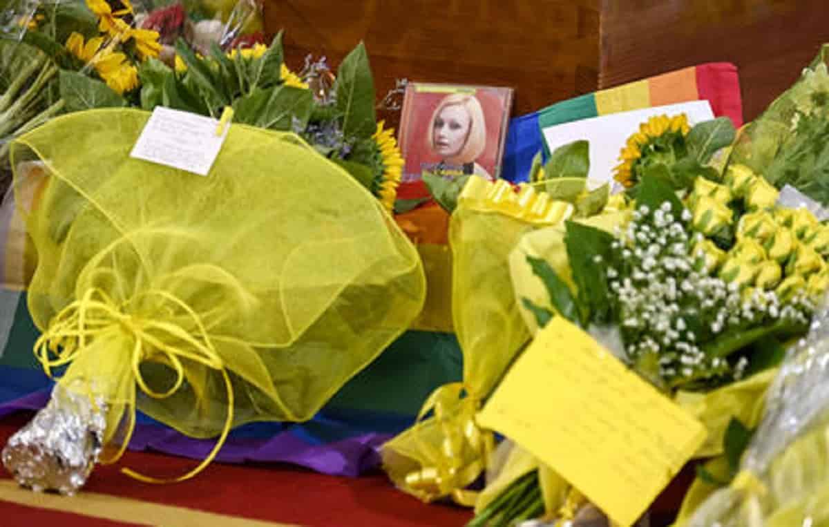 Raffaella Carrà: l'urna prima a San Giovanni Rotondo e poi all'Argentario, nel cimitero di Porto Santo Stefano