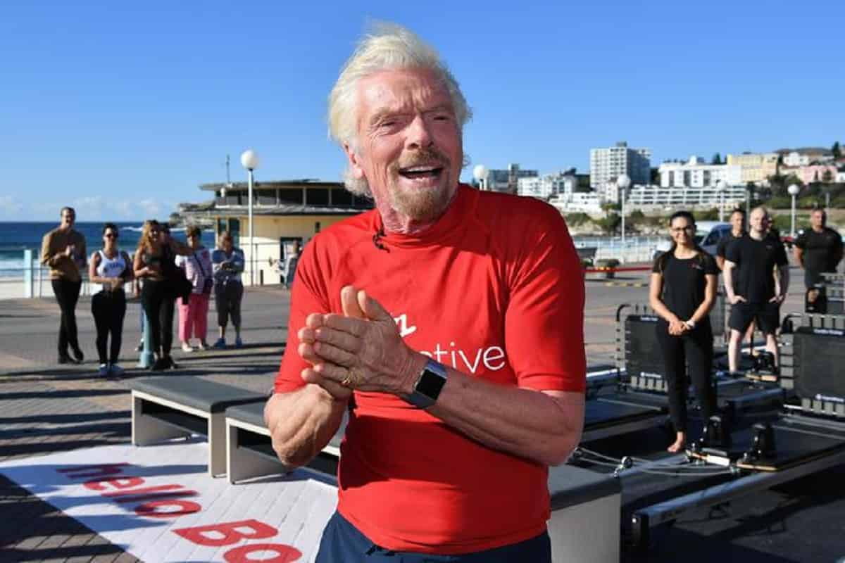 Richard Branson batte Jeff Bezos nella corsa allo spazio: andrà in orbita l'11 luglio