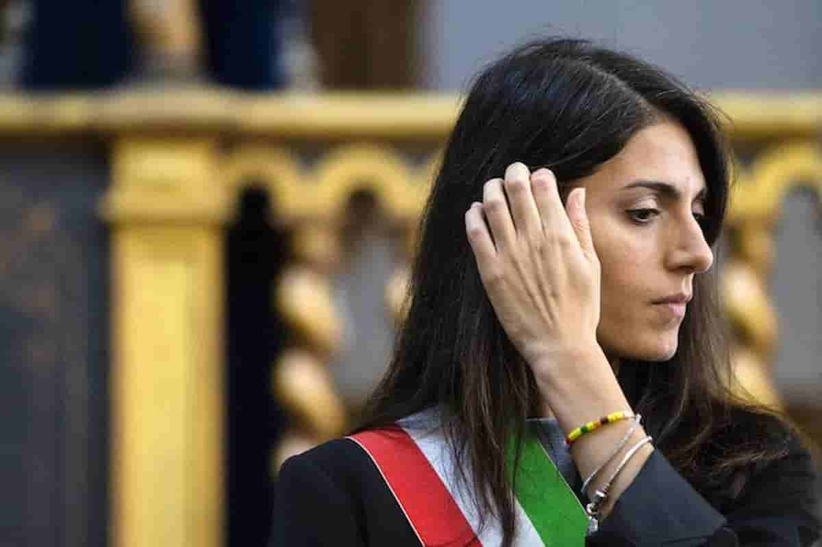 Roma, dimissioni di 4 consiglieri da M5s: Virginia Raggi resta senza maggioranza